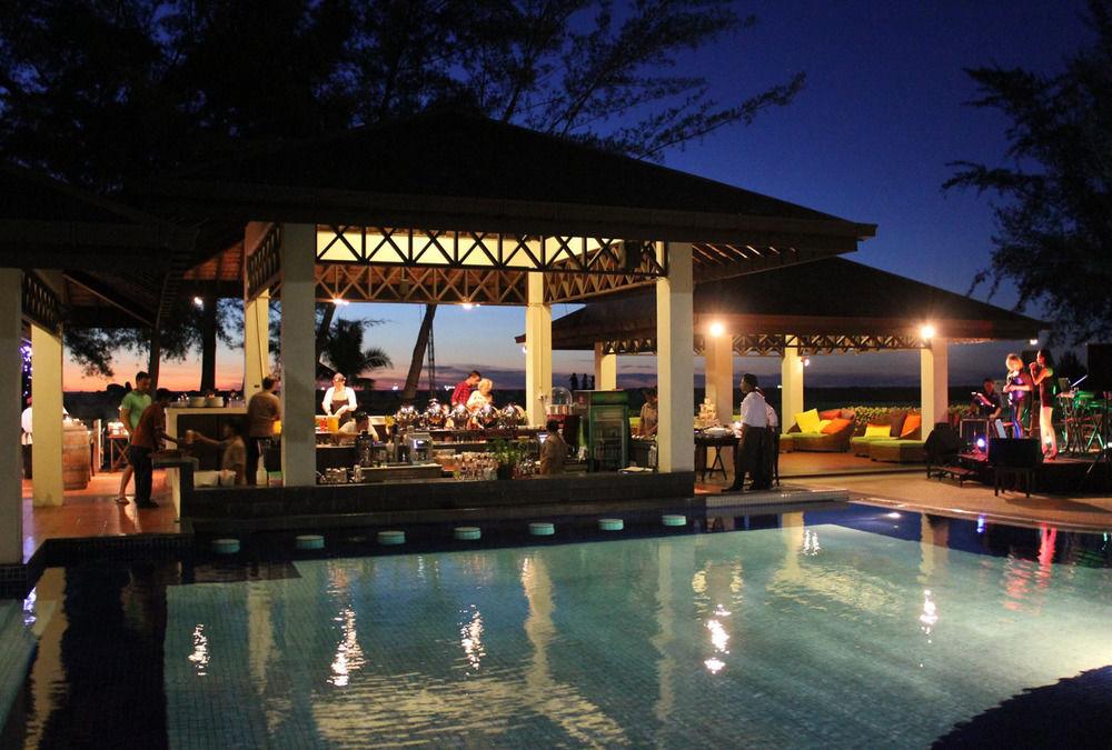 Miri Marriott Resort & Spa Exterior photo The pool at the resort