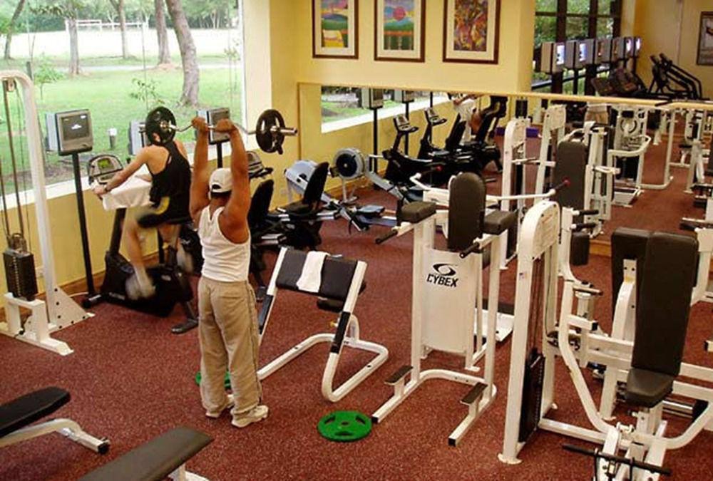 Miri Marriott Resort & Spa Exterior photo A typical gym
