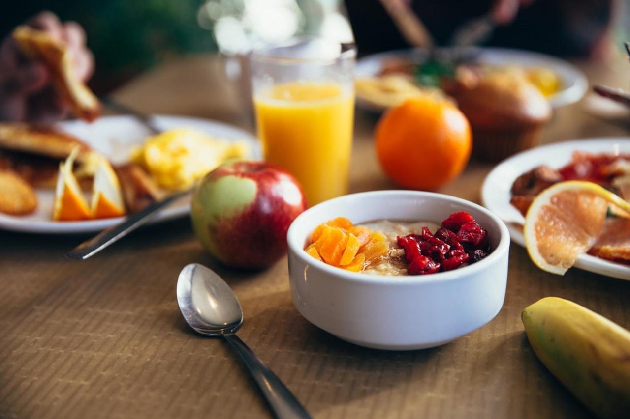 Miri Marriott Resort & Spa Exterior photo A healthy breakfast
