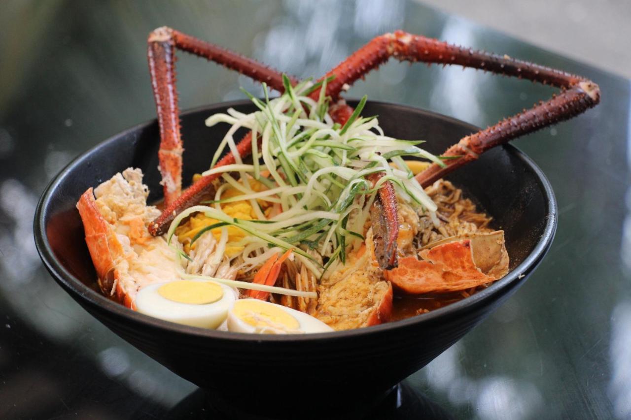 Miri Marriott Resort & Spa Exterior photo A bowl of crab ramen