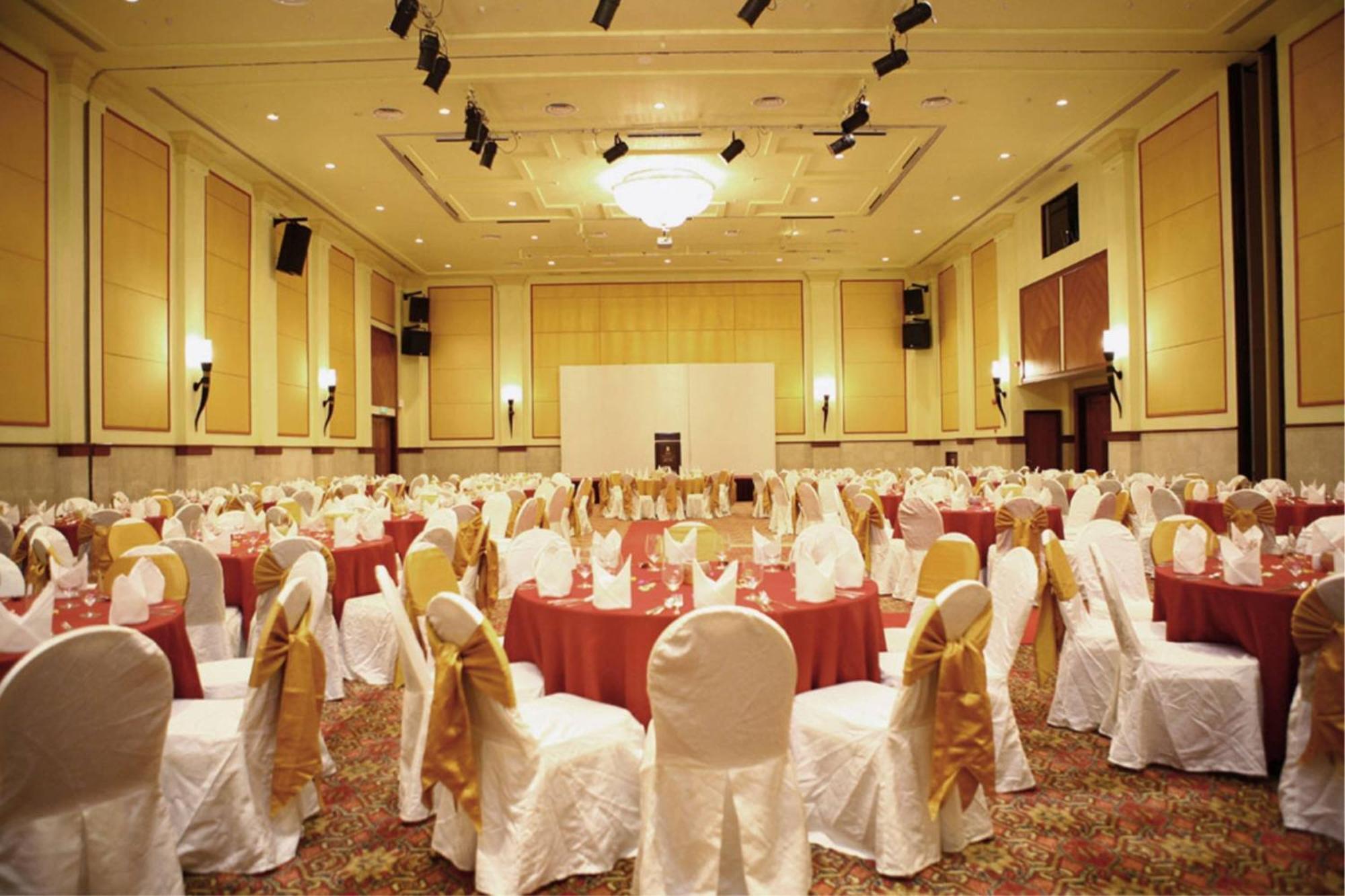 Miri Marriott Resort & Spa Exterior photo The ballroom of the hotel